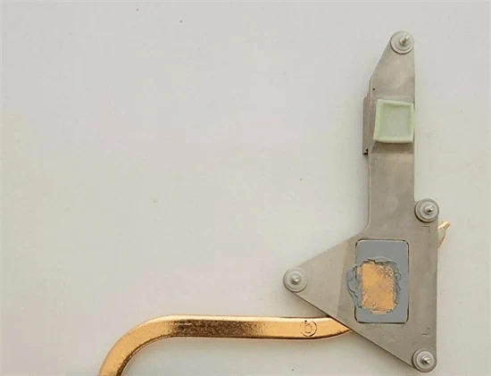 גוף קירור למחשב נייד   Dell N5050 HEATSINK