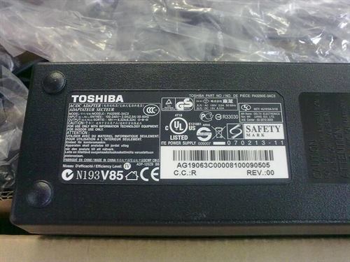מטען למחשב נייד טושיבה - TOSHIBA 19V 6.3A 120W